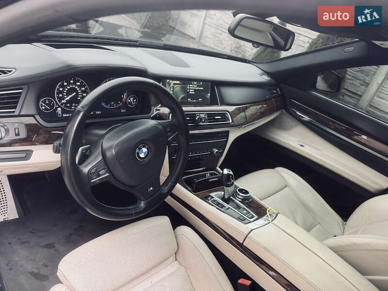 Седан BMW 7 Series 2012 в Львове