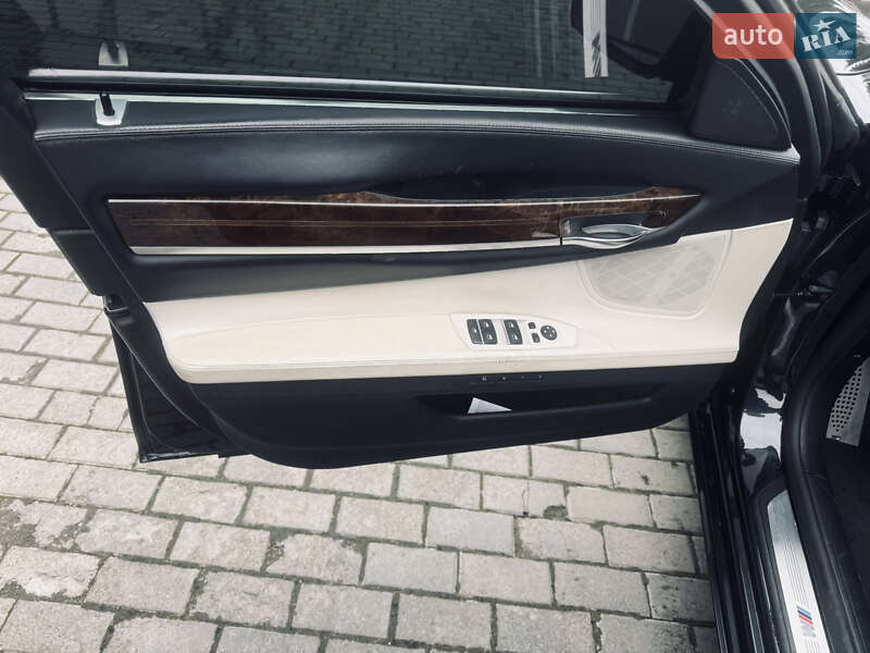 Седан BMW 7 Series 2012 в Львове