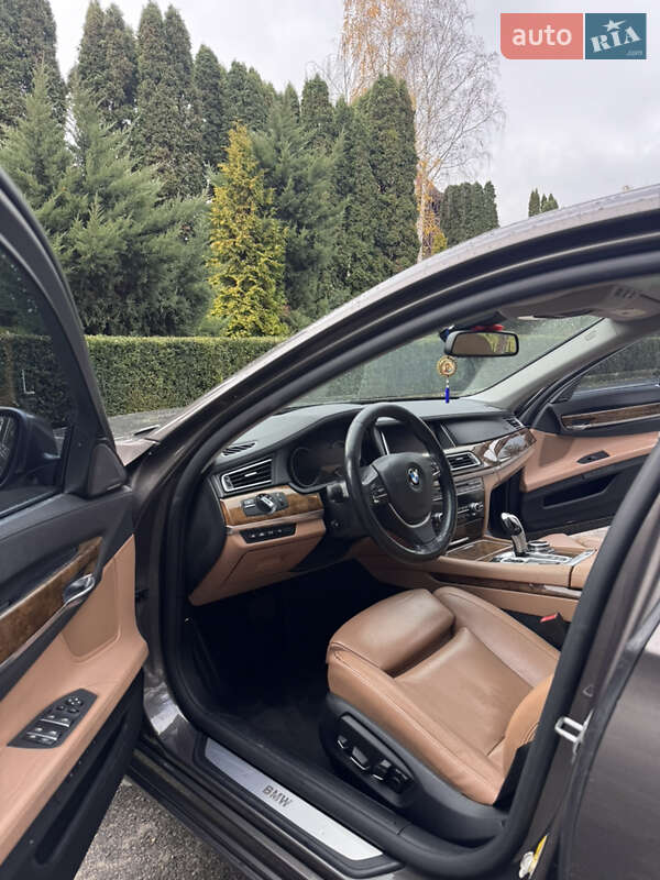 Седан BMW 7 Series 2013 в Тернополе