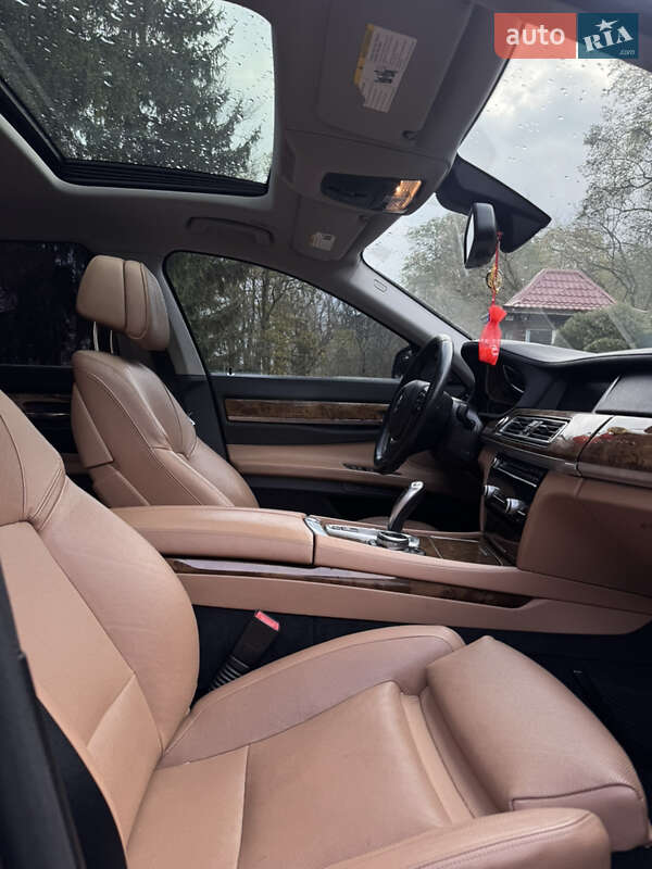 Седан BMW 7 Series 2013 в Тернополе