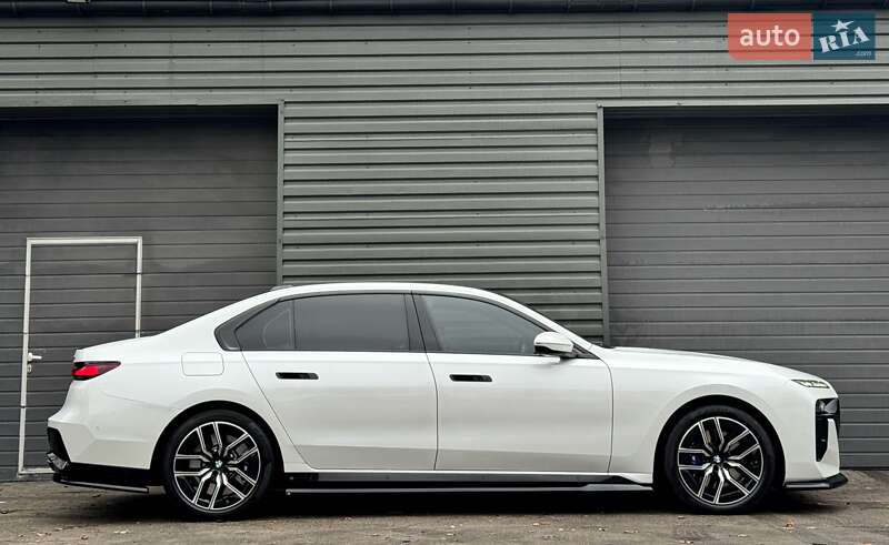 Седан BMW 7 Series 2023 в Киеве