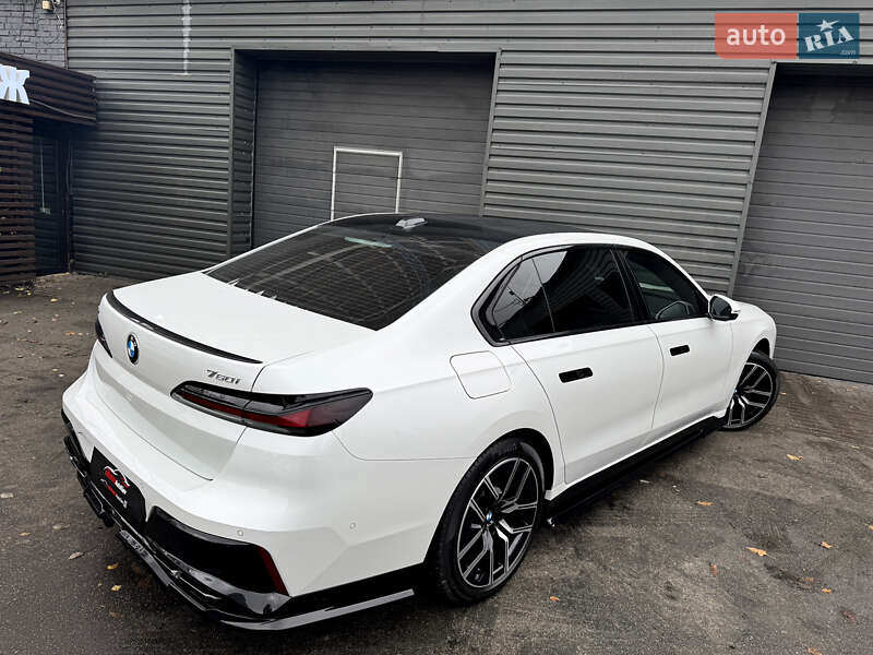 Седан BMW 7 Series 2023 в Киеве