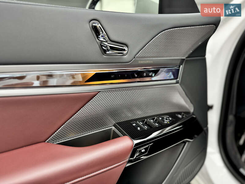 Седан BMW 7 Series 2023 в Киеве