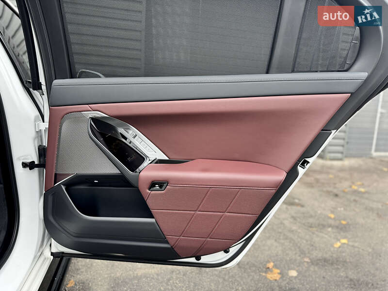 Седан BMW 7 Series 2023 в Киеве