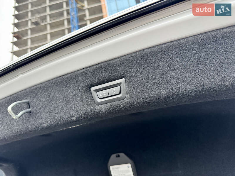 Седан BMW 7 Series 2023 в Киеве