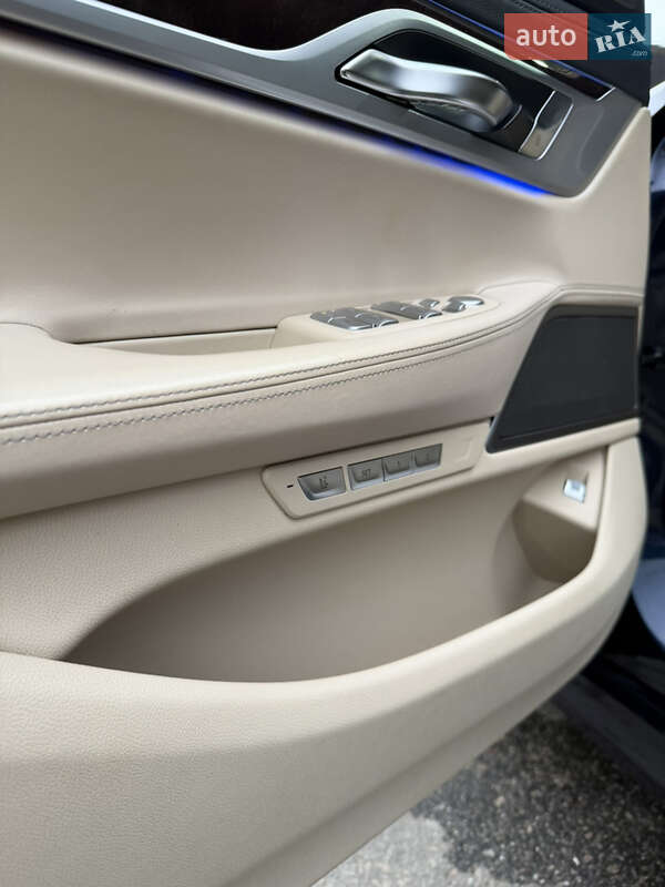 Седан BMW 7 Series 2016 в Киеве фото 13 Седан BMW 7 Series 2016 в Киеве