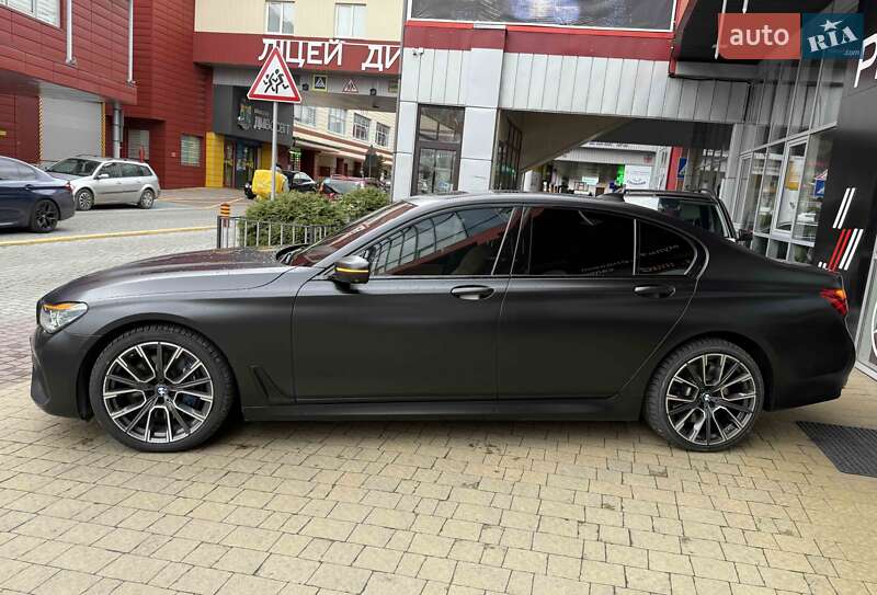 Седан BMW 7 Series 2016 в Львове