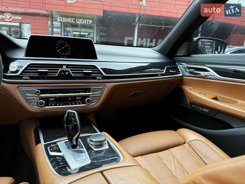 Седан BMW 7 Series 2016 в Львове