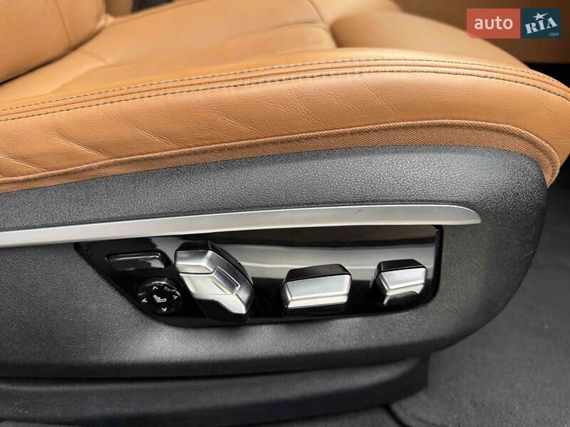 Седан BMW 7 Series 2016 в Львове