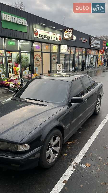 Седан BMW 7 Series 2000 в Николаеве