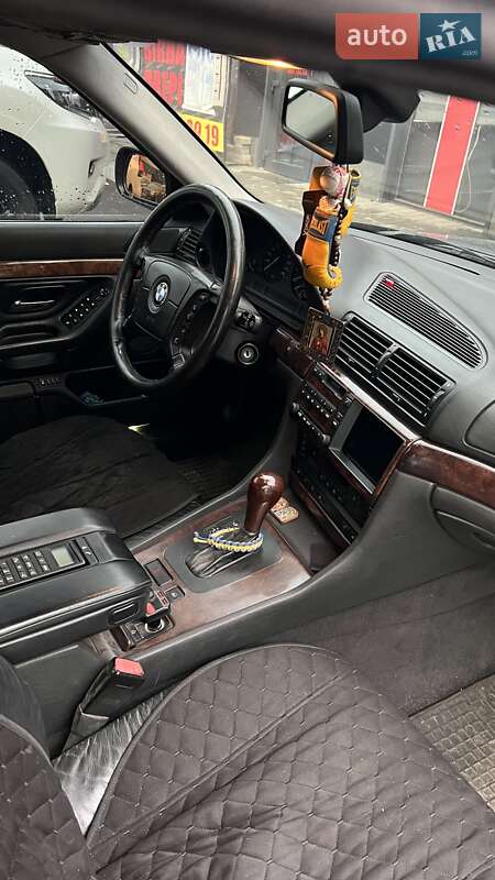 Седан BMW 7 Series 2000 в Николаеве