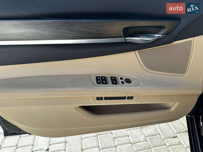 Седан BMW 7 Series 2014 в Одессе