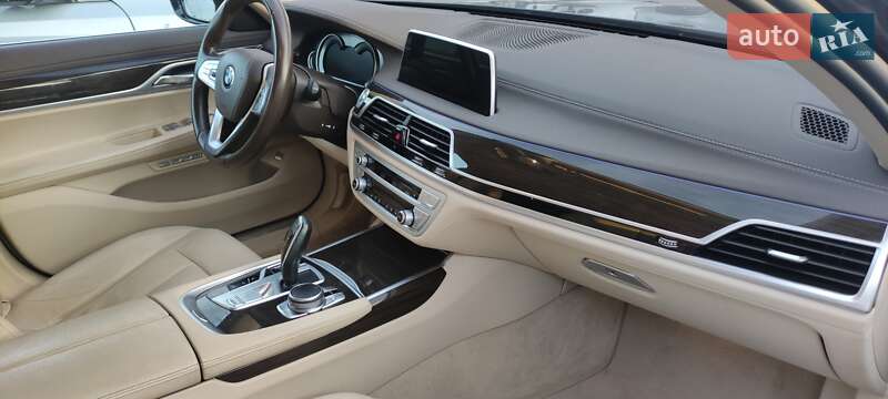Седан BMW 7 Series 2016 в Киеве