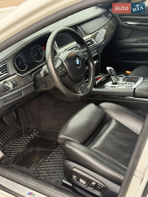 Седан BMW 7 Series 2013 в Прилуках