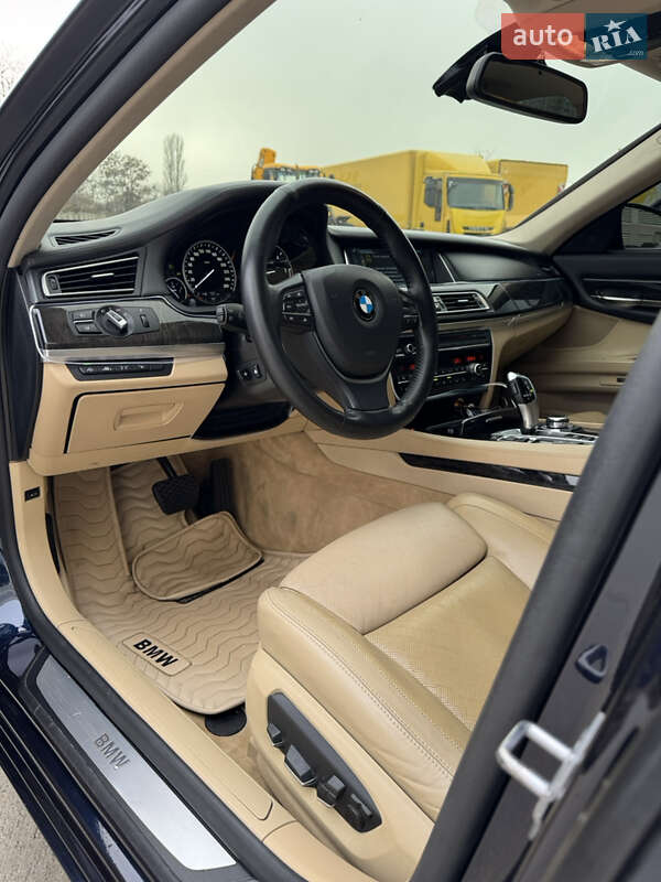 Седан BMW 7 Series 2013 в Одессе