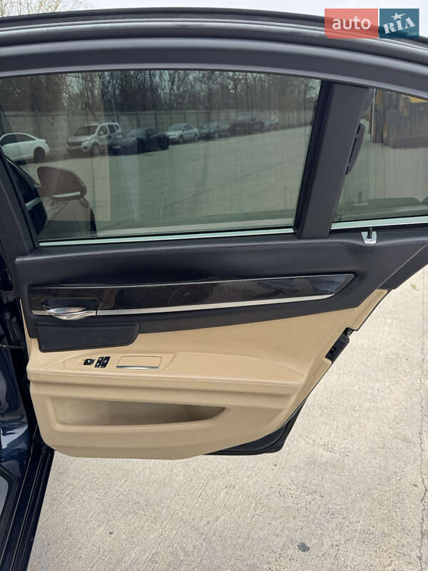 Седан BMW 7 Series 2013 в Одессе