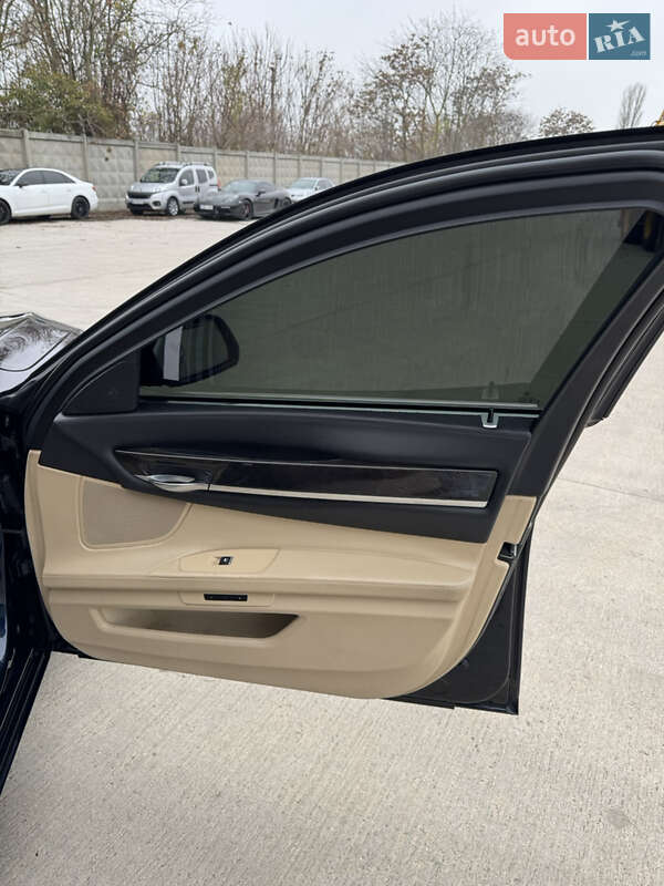 Седан BMW 7 Series 2013 в Одессе
