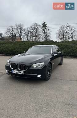 Седан BMW 7 Series 2011 в Умані