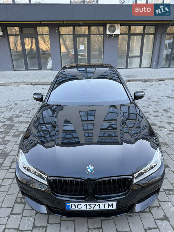 Седан BMW 7 Series 2018 в Новояворовске
