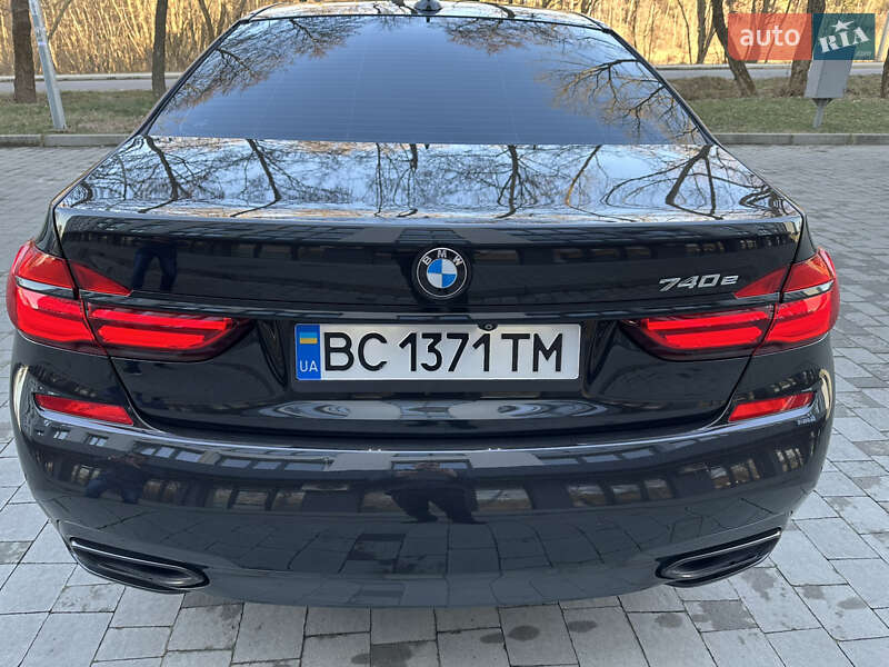 Седан BMW 7 Series 2018 в Новояворовске