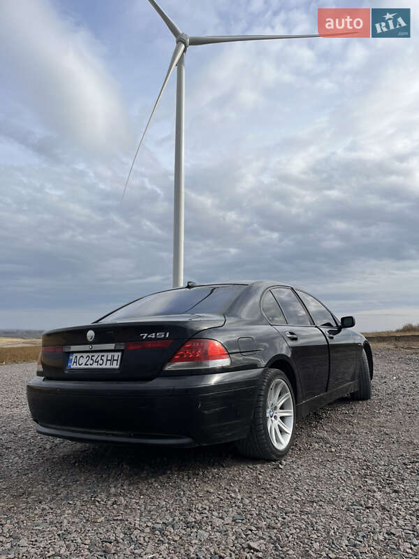 Седан BMW 7 Series 2002 в Владимире