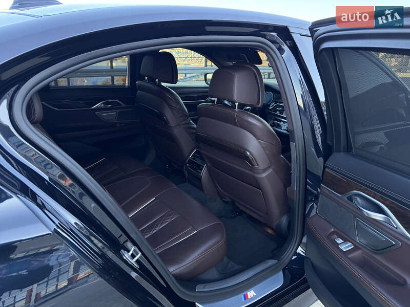 Седан BMW 7 Series 2017 в Ужгороде