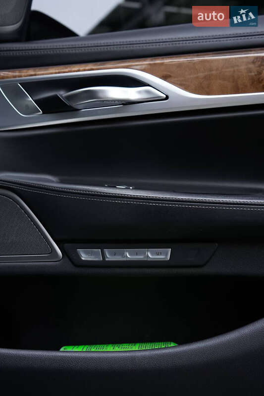 Седан BMW 7 Series 2016 в Львові фото 30 Седан BMW 7 Series 2016 в Львові