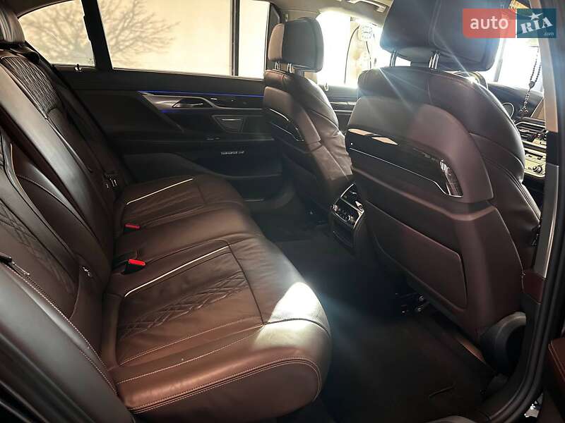 Седан BMW 7 Series 2016 в Львове