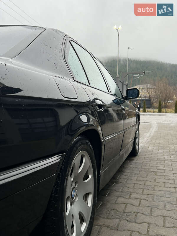 Седан BMW 7 Series 2000 в Яремче