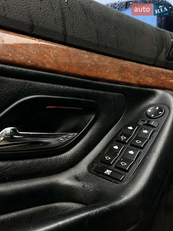 Седан BMW 7 Series 2000 в Яремче