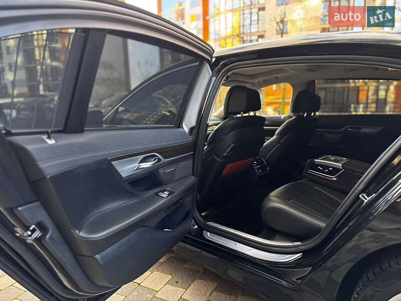 Седан BMW 7 Series 2019 в Ивано-Франковске
