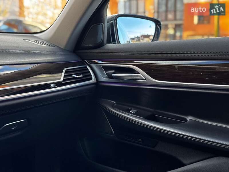 Седан BMW 7 Series 2019 в Ивано-Франковске