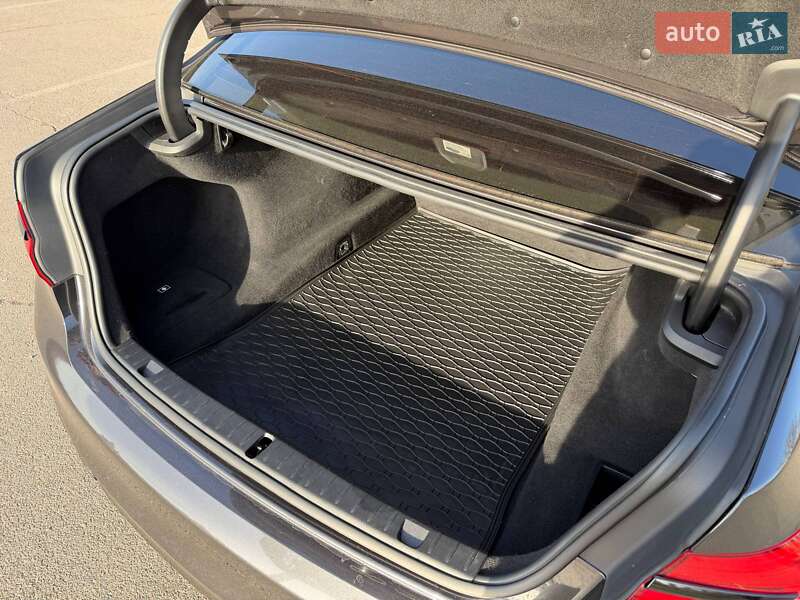 Седан BMW 7 Series 2017 в Кривом Роге
