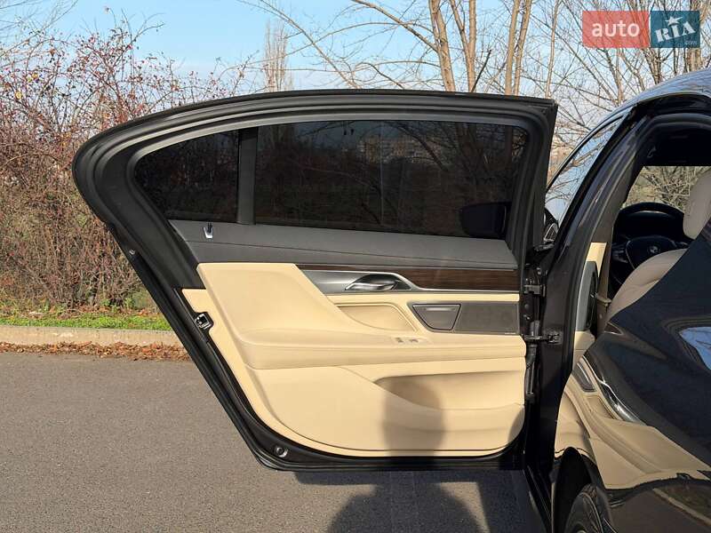 Седан BMW 7 Series 2017 в Кривом Роге