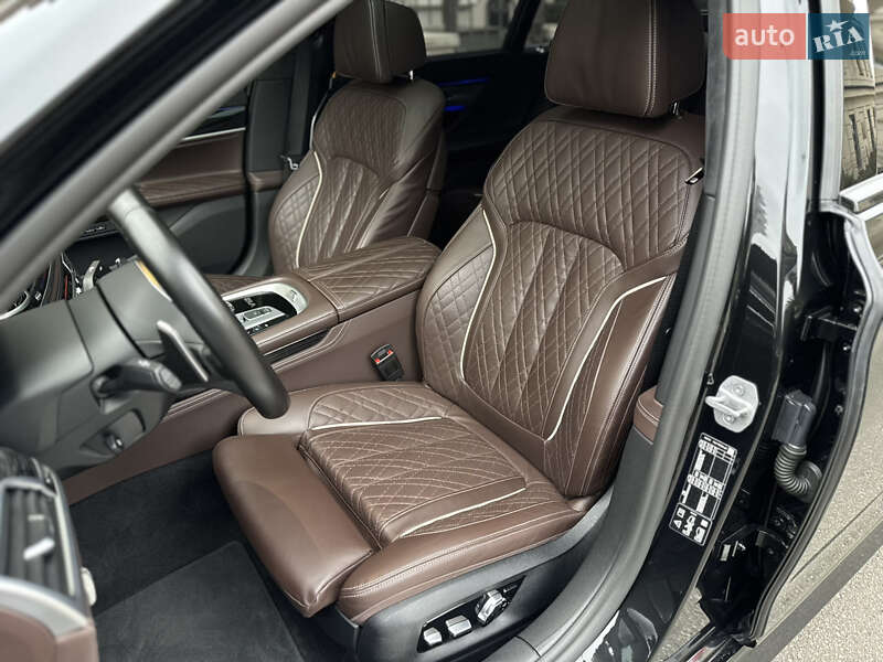 Седан BMW 7 Series 2022 в Киеве