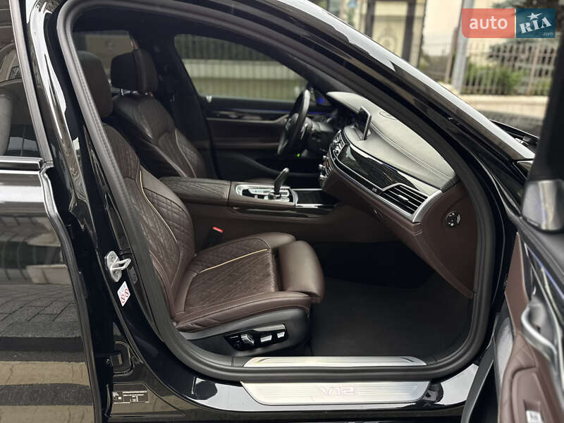 Седан BMW 7 Series 2022 в Киеве