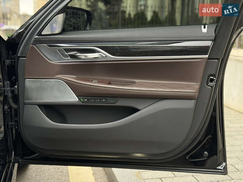Седан BMW 7 Series 2022 в Киеве