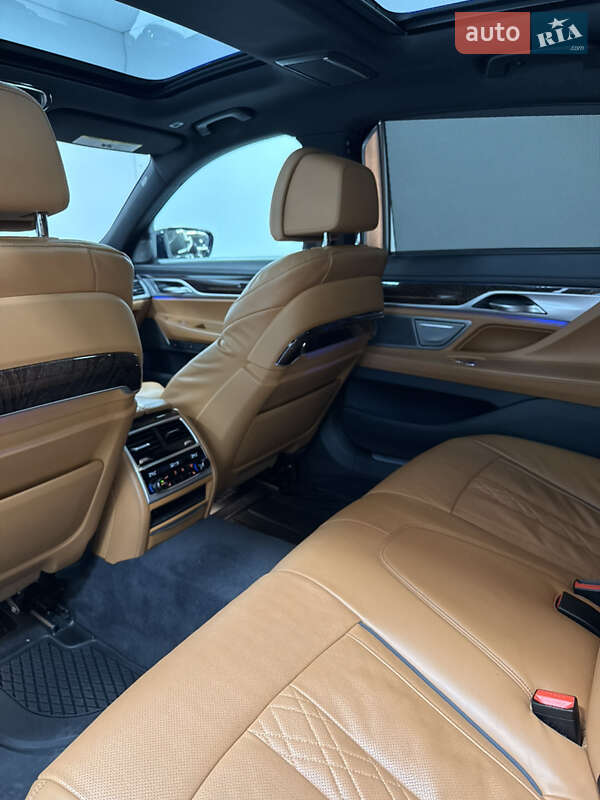 Седан BMW 7 Series 2019 в Одессе