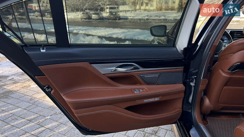 Седан BMW 7 Series 2017 в Львове фото 31 Седан BMW 7 Series 2017 в Львове