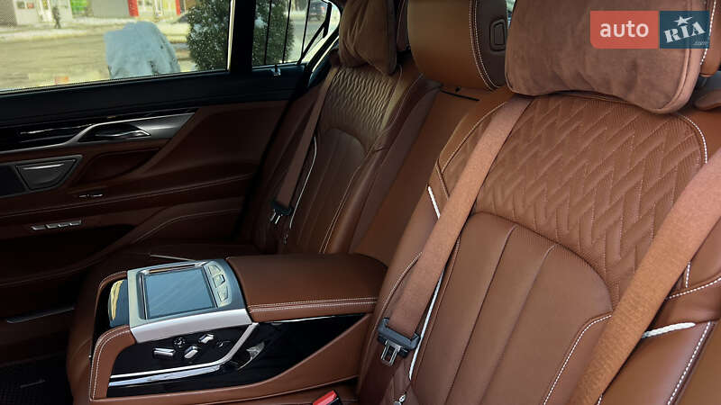 Седан BMW 7 Series 2017 в Львове фото 48 Седан BMW 7 Series 2017 в Львове