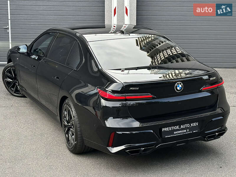 Седан BMW 7 Series 2022 в Киеве