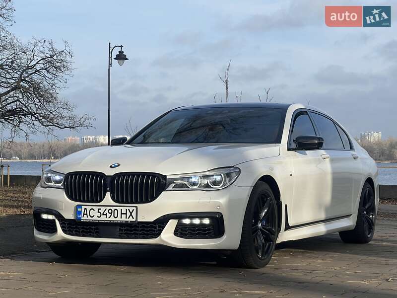 Седан BMW 7 Series 2016 в Киеве