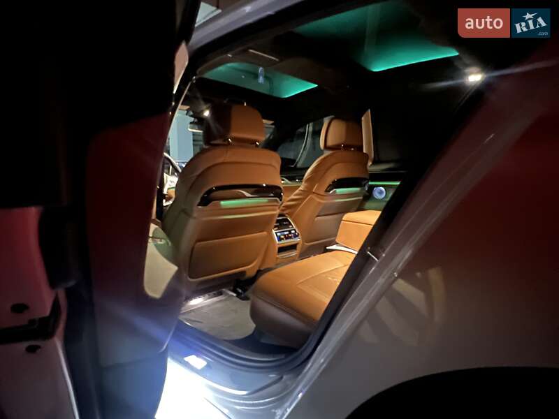 Седан BMW 7 Series 2016 в Киеве