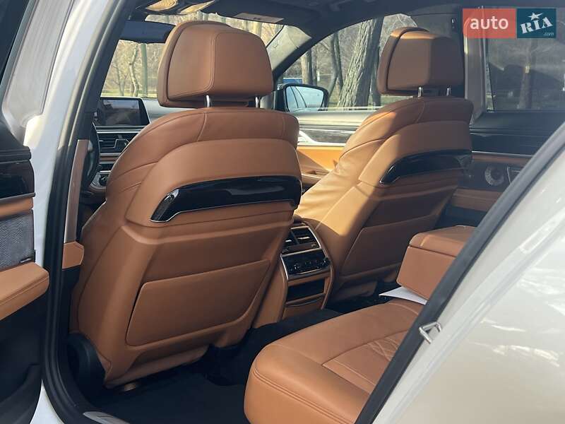Седан BMW 7 Series 2016 в Киеве