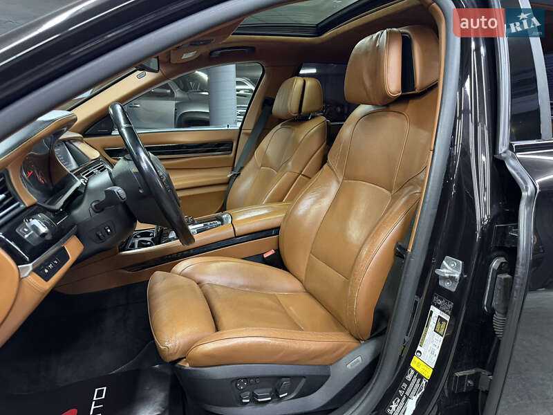 Седан BMW 7 Series 2010 в Одессе