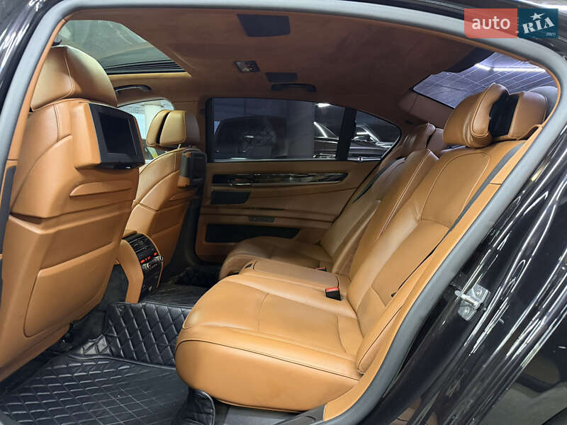 Седан BMW 7 Series 2010 в Одессе