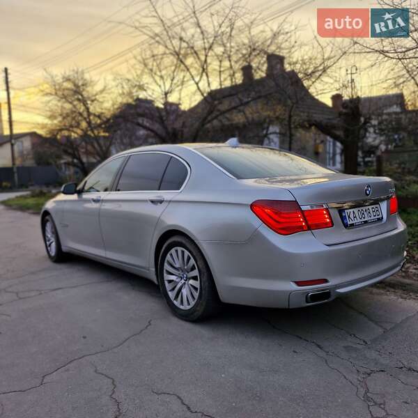 Седан BMW 7 Series 2011 в Виннице