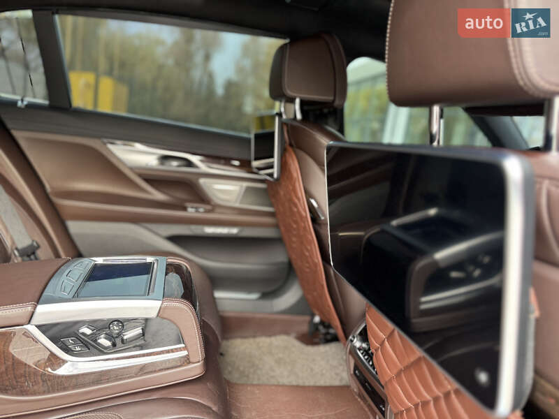 Седан BMW 7 Series 2016 в Рівному