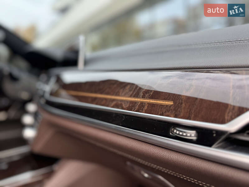 Седан BMW 7 Series 2016 в Рівному