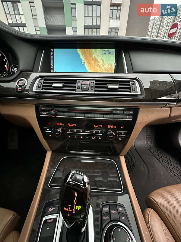Седан BMW 7 Series 2013 в Киеве